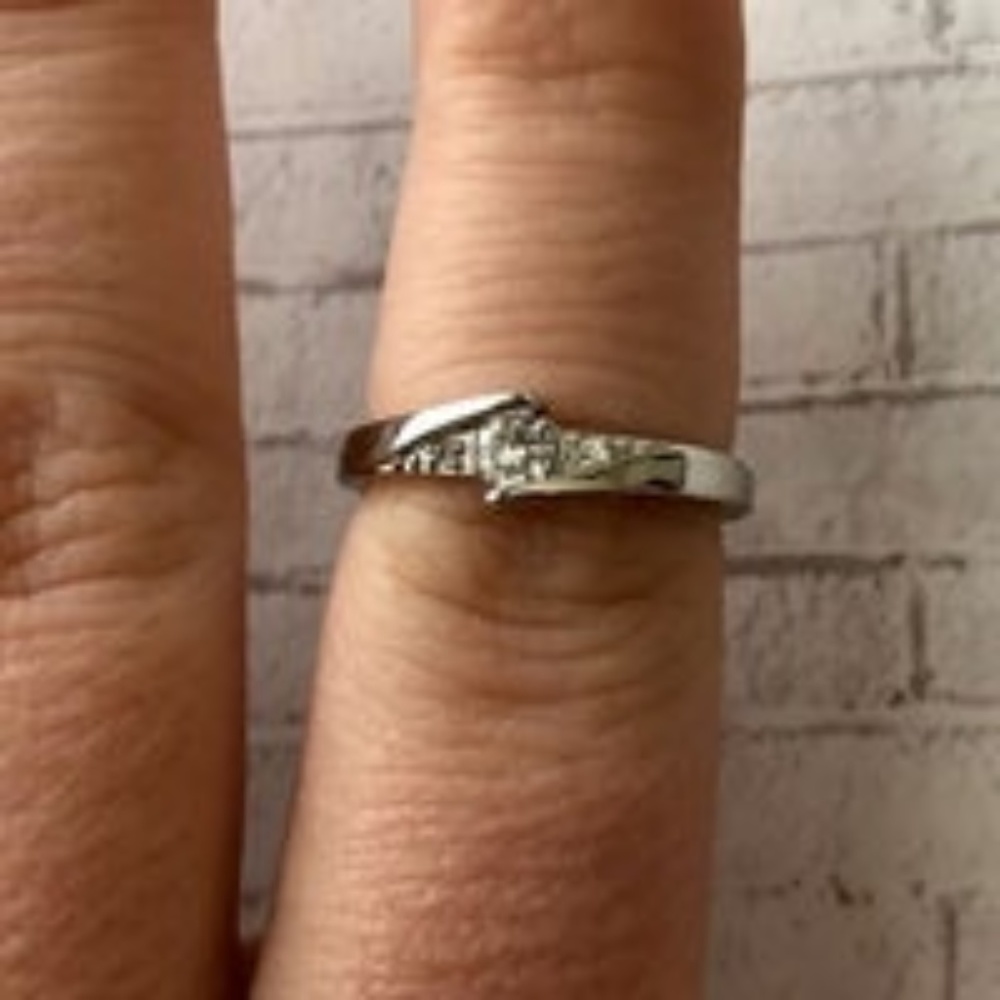 NEW 925SILVER WG OVERLAY ROUND CUT MOISSANITE RING - Picture 2 of 8